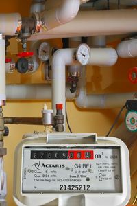 Jaká je spotřeba plynu v ČR, kolik máme v zásobnících a jak se vyvíjí cena na burze?