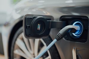 Ceny paliv rychle rostou. Vyplatí se teď elektromobil?